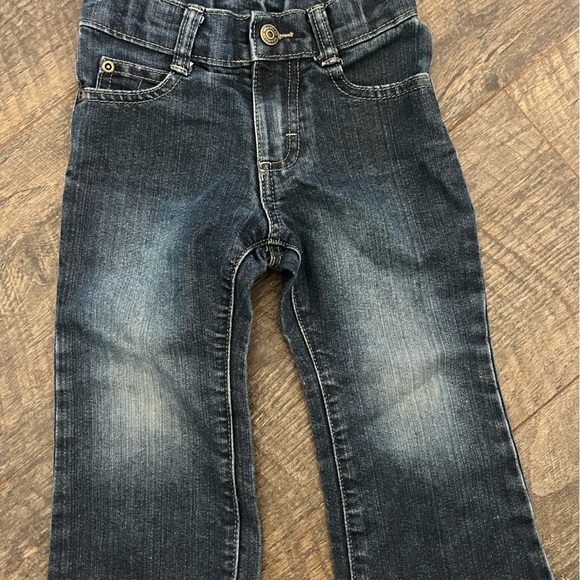 Cat and Jack & Wrangler Boys Jeans 2T Light & Dark Wash - Picture 2 of 9